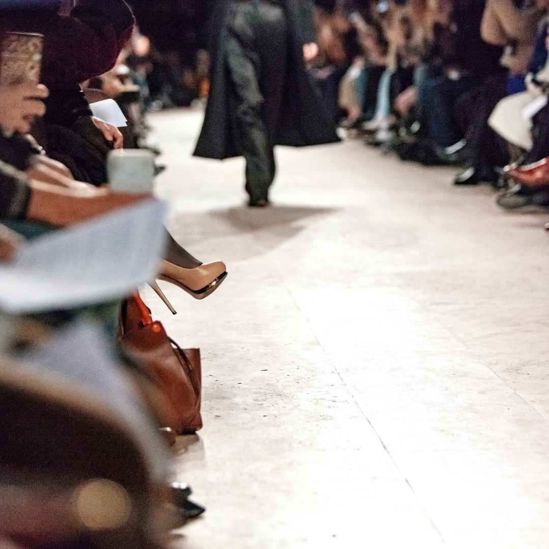 Plussize power op een zomerse catwalk
