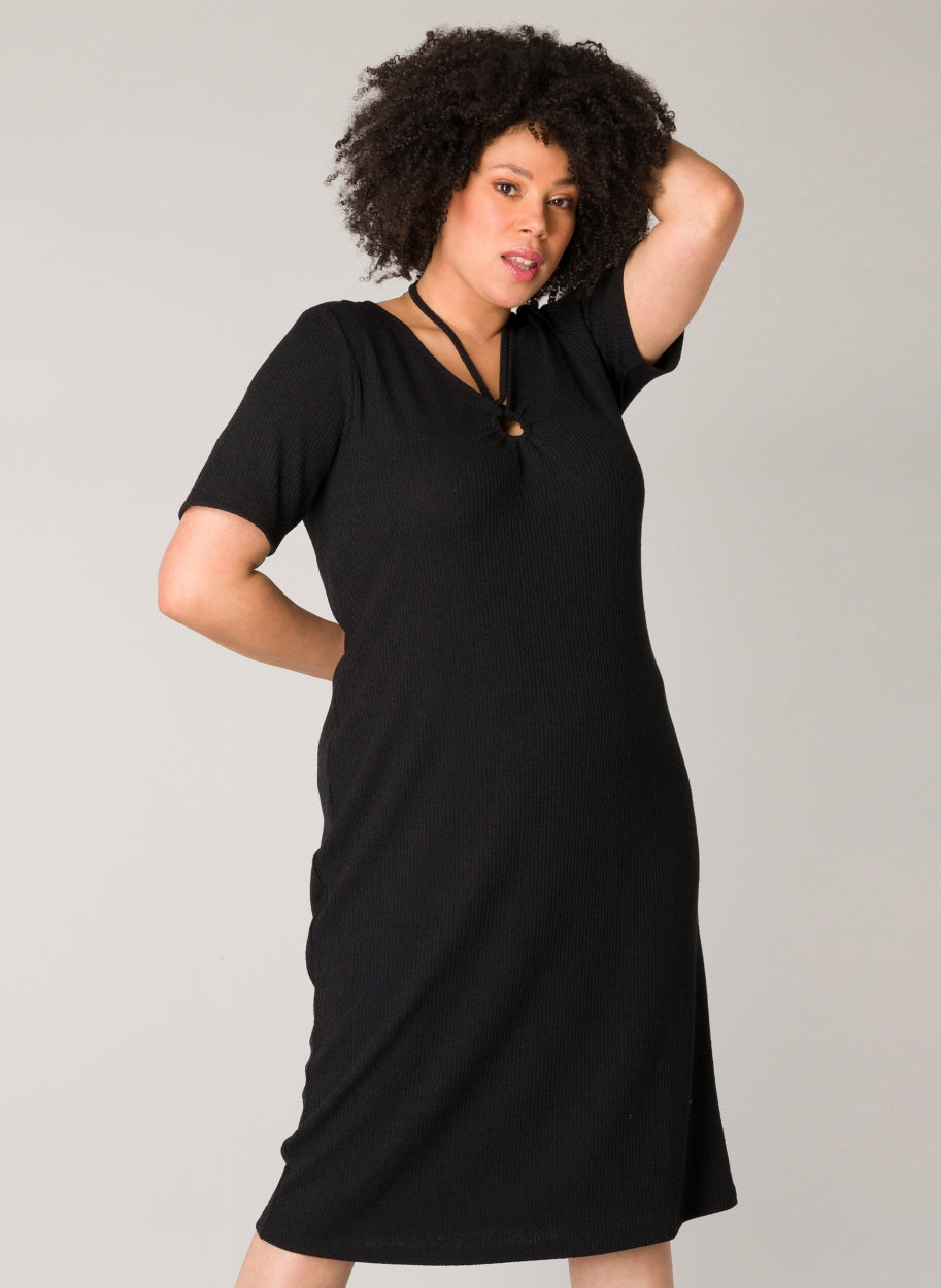 zwarte aangesloten jurk in zachte rib - yesta - - grote maten - dameskleding - kledingwinkel - herent - leuven