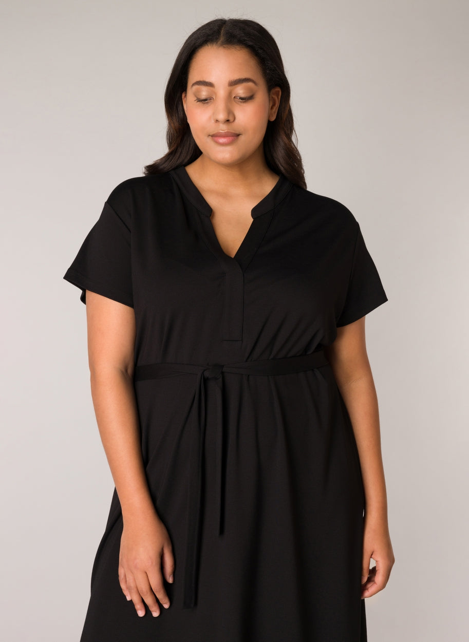 zwarte jurk - base level curvy - - grote maten - dameskleding - kledingwinkel - herent - leuven