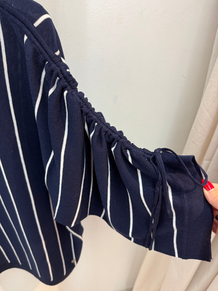 Gestreept Zijden Truitje Met Verstelbare Mouwen