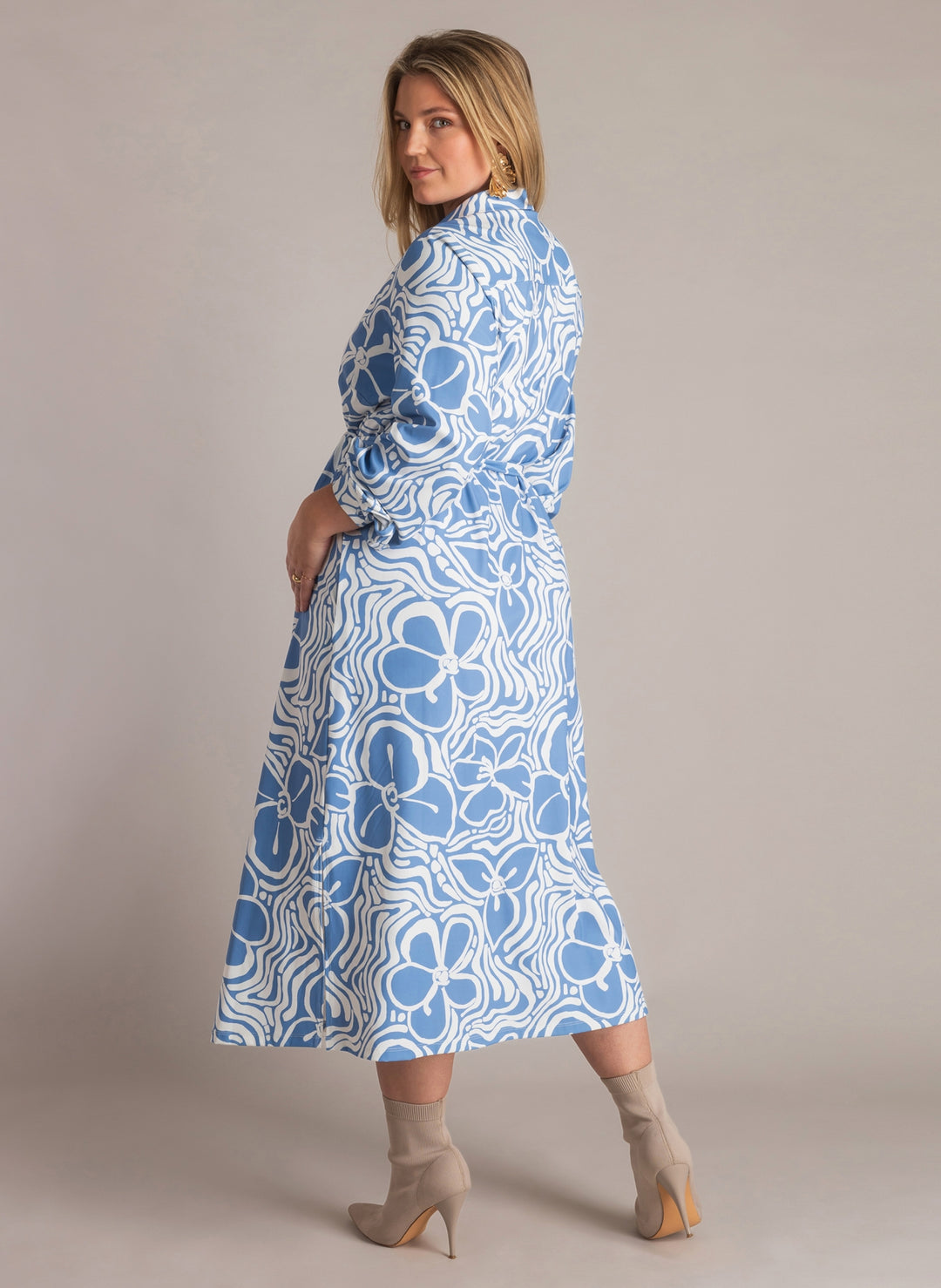 Blauw-witte maxi doorknoopjurk