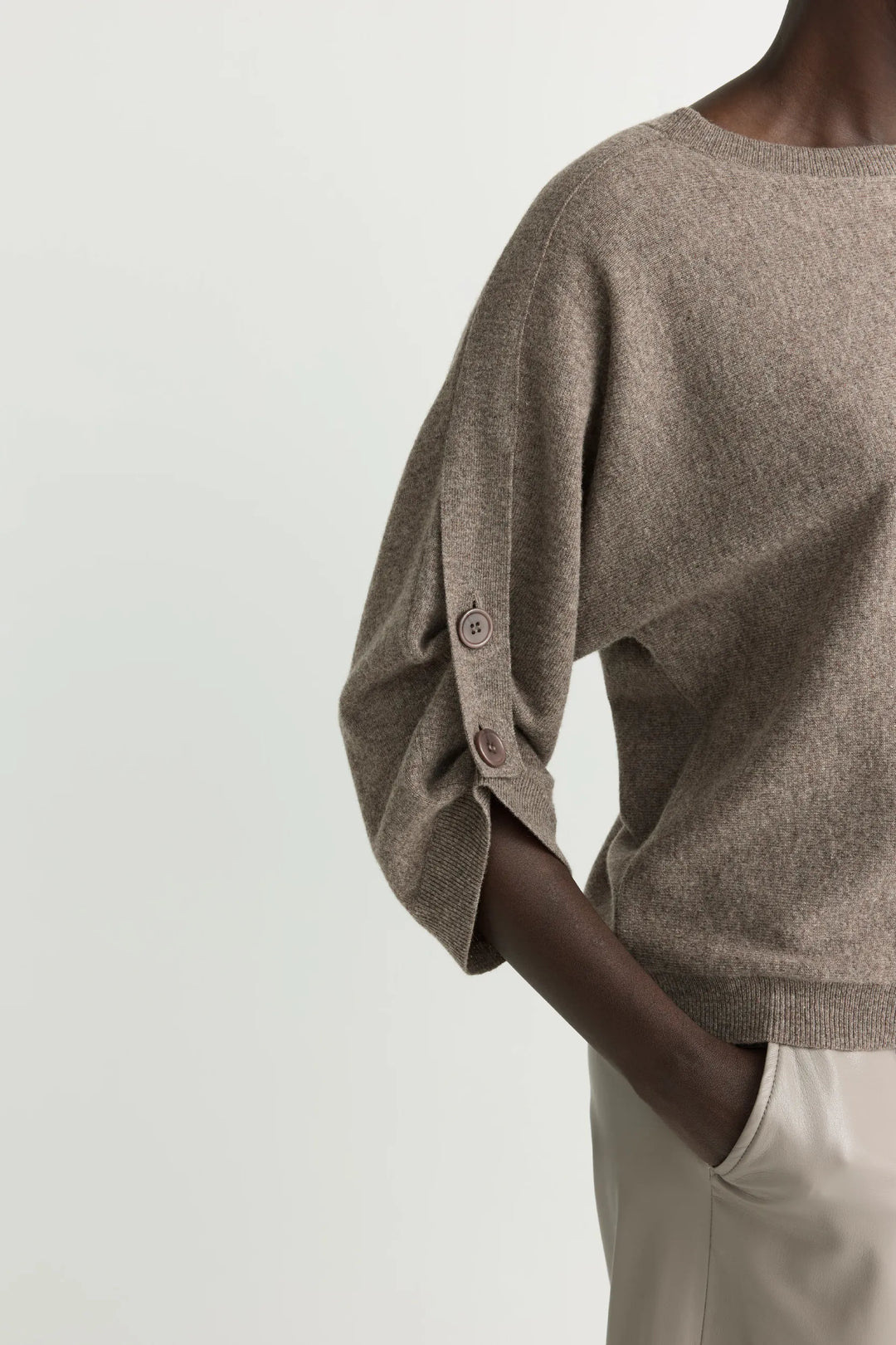 Trui met Knoopdetails