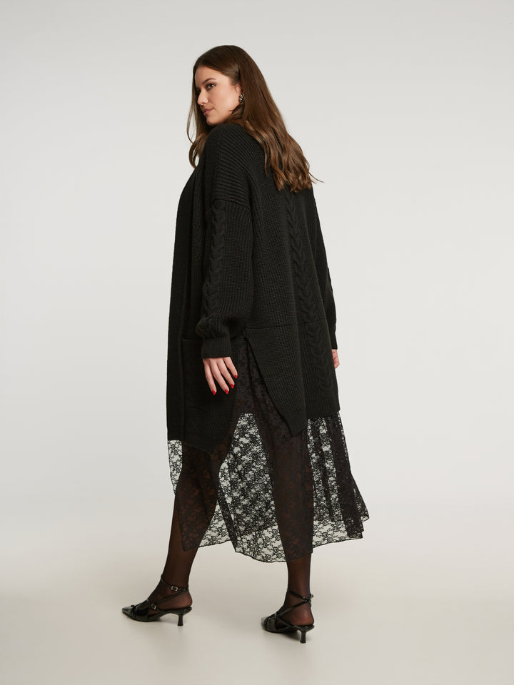 Stijlvolle Lange Zwarte Gebreide Cardigan met Kant