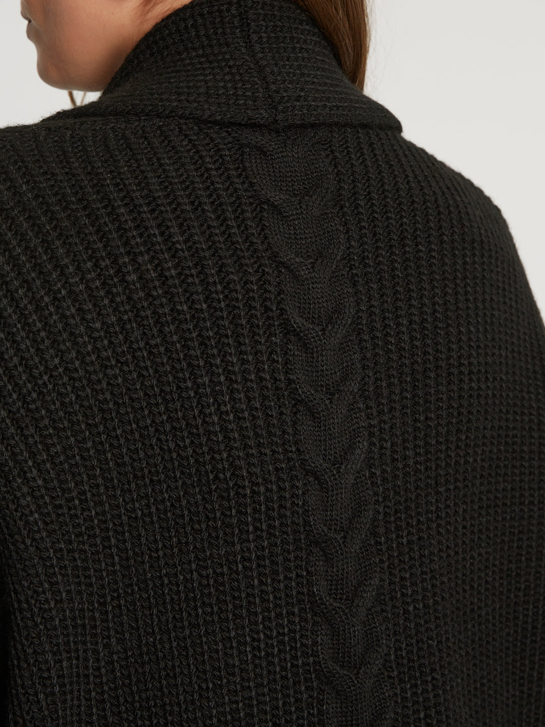 Stijlvolle Lange Zwarte Gebreide Cardigan met Kant