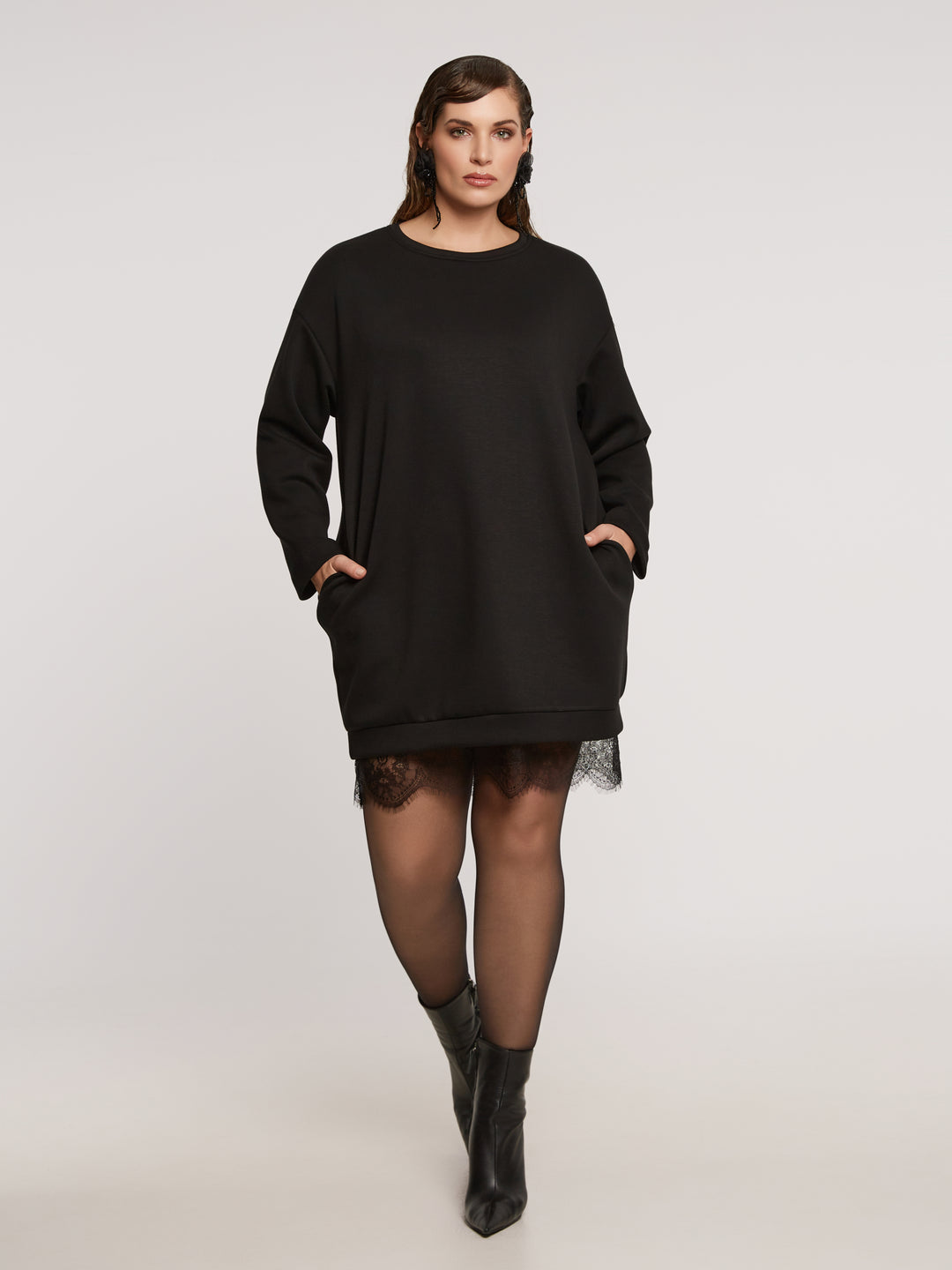 Zwarte Sweaterjurk Met Kanten Zoom