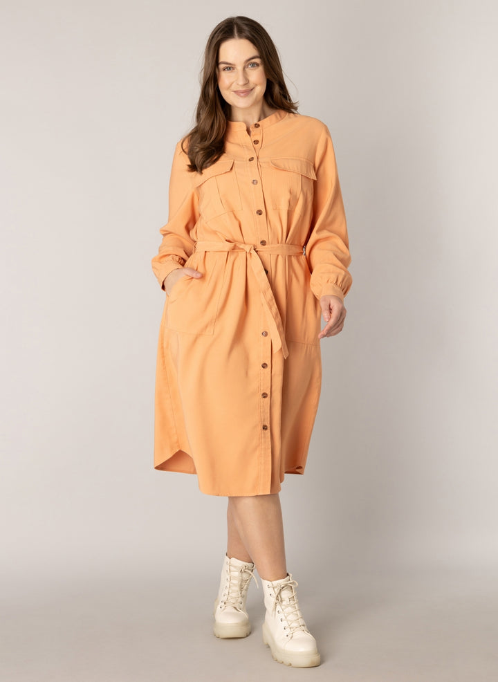 Zalmkleurige Doorknoopjurk