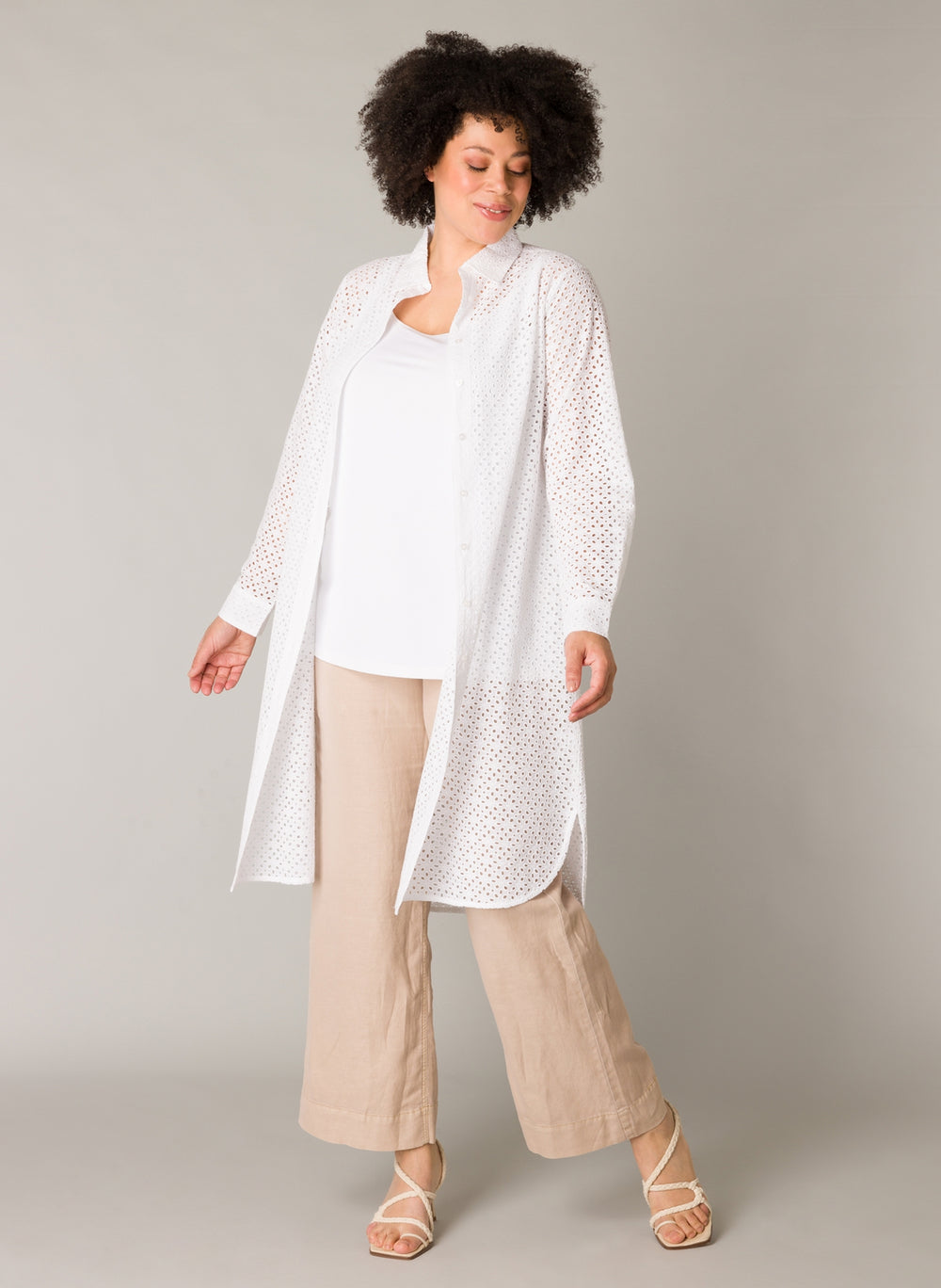 Doorknoop Tuniek Met Borduurgaten