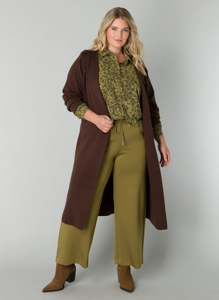 lange bruine cardigan met luxe uitstraling en zachte feel