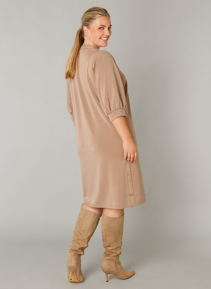 Beige Sweatdress Met V-hals