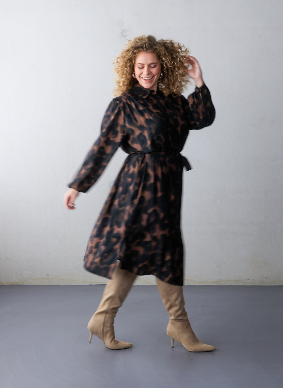 Elegante Doorknoopjurk Met Animalprint