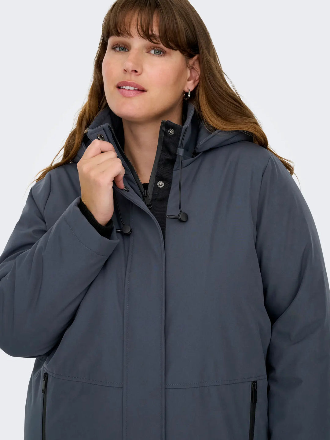 donkerblauwe winterjas met capuchon