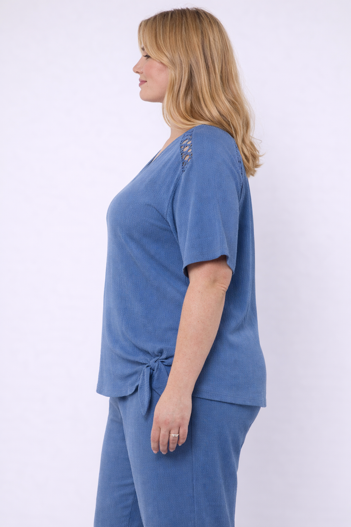 Blauwe Top Met Kantdetail