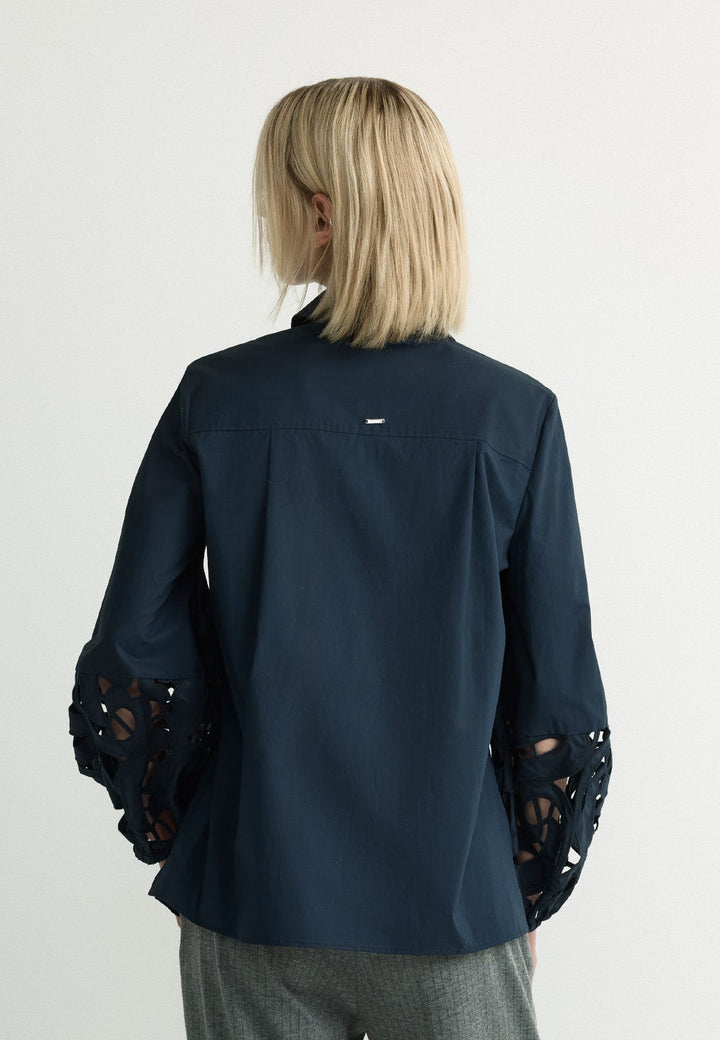 Blouse in Navy Blue