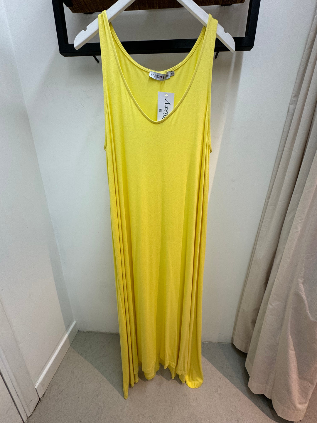 gele zomerse jurk - mat fashion - 0000,7502 - grote maten - dameskleding - kledingwinkel - herent - leuven