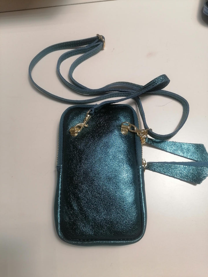 Mini aqua blauwe metallic crossbody tas van leder - axent - ITA003-shiny-aqua - grote maten - dameskleding - kledingwinkel - herent - leuven