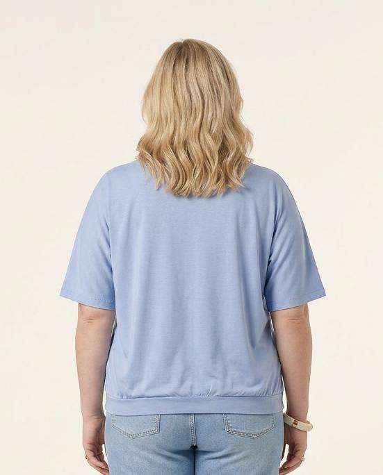 T-shirt in sky blue