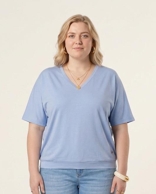T-shirt in sky blue
