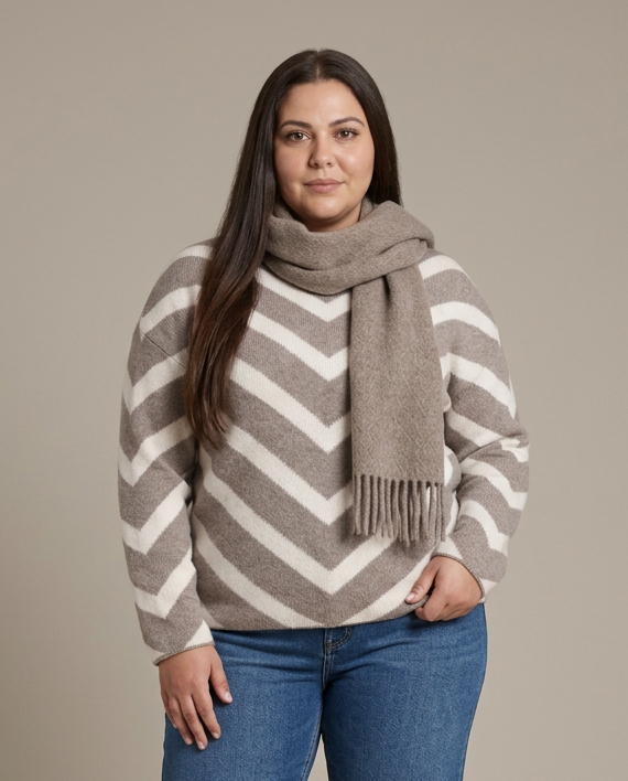 Taupe Trui Met Chevronstrepen