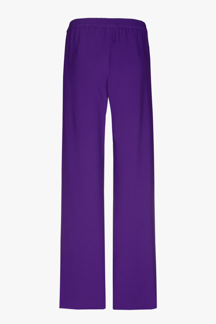 broek van soepele crêpe in vibrant violet