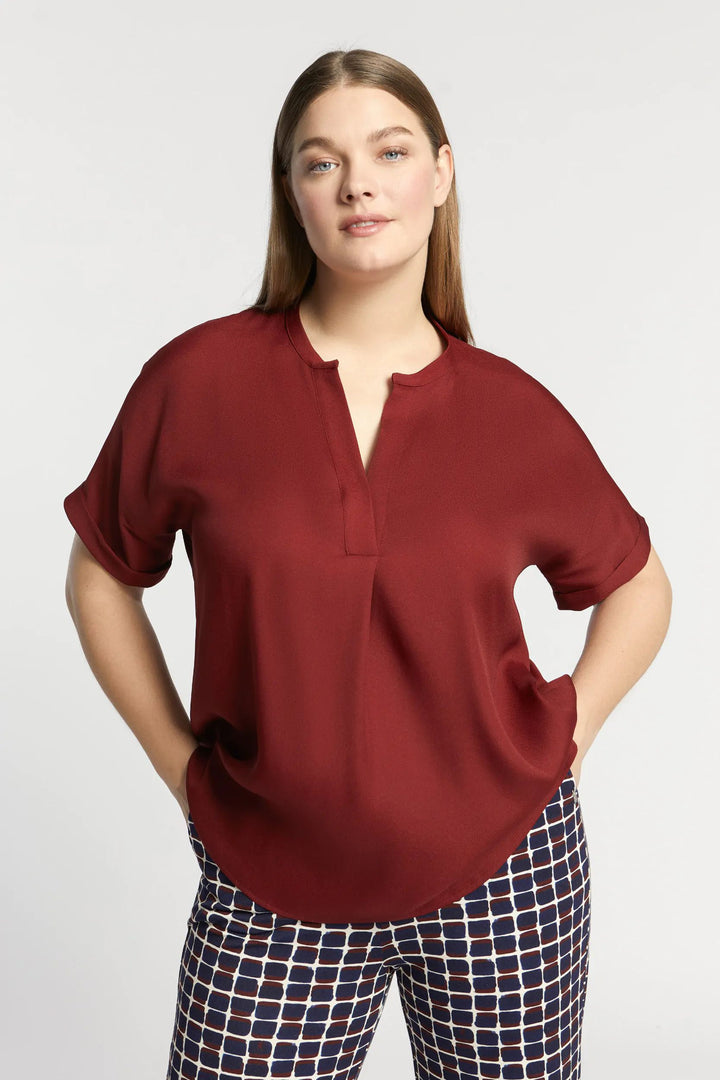 ruby wine shirt met aangesneden mouwen