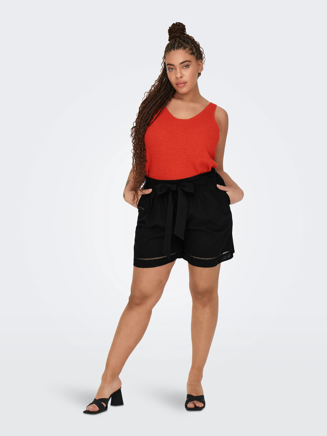Zwarte Plussize Short Met Strikceintuur
