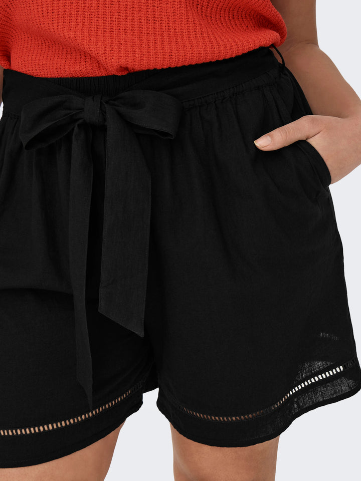 Zwarte Plussize Short Met Strikceintuur