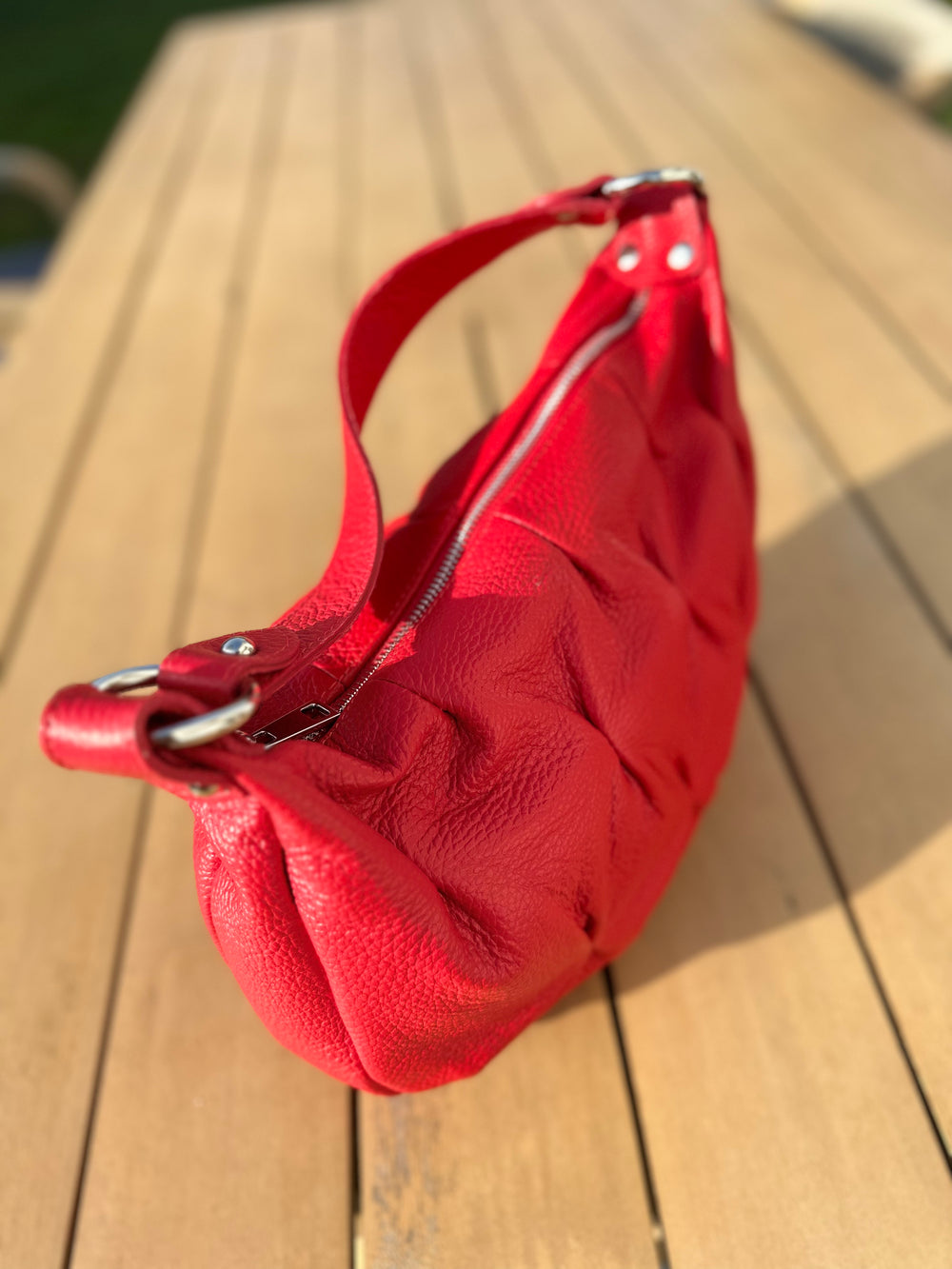 rode handtas van leder - axent - midi rode handtas - grote maten - dameskleding - kledingwinkel - herent - leuven